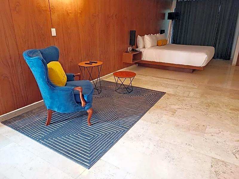 HOTEL LUCA