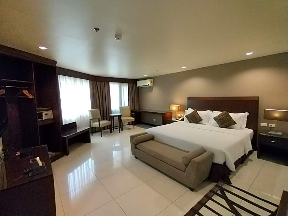 Photo 1 of 4 of Luxury Suite