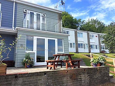Freshwater Bay Holiday Cottages