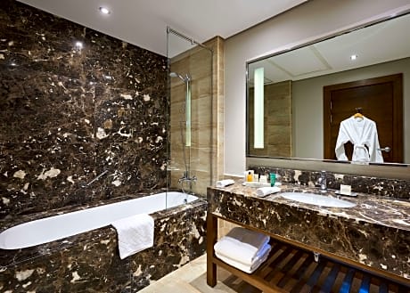 Executive Safari Suite