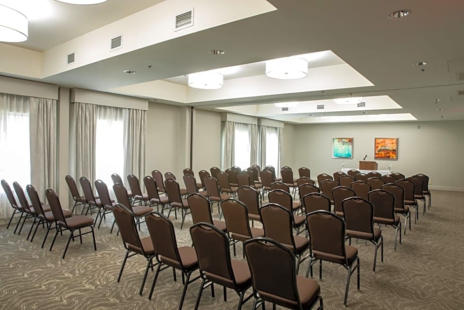 Holiday Inn & Suites Raleigh-Cary (I-40 @Walnut St) By IHG