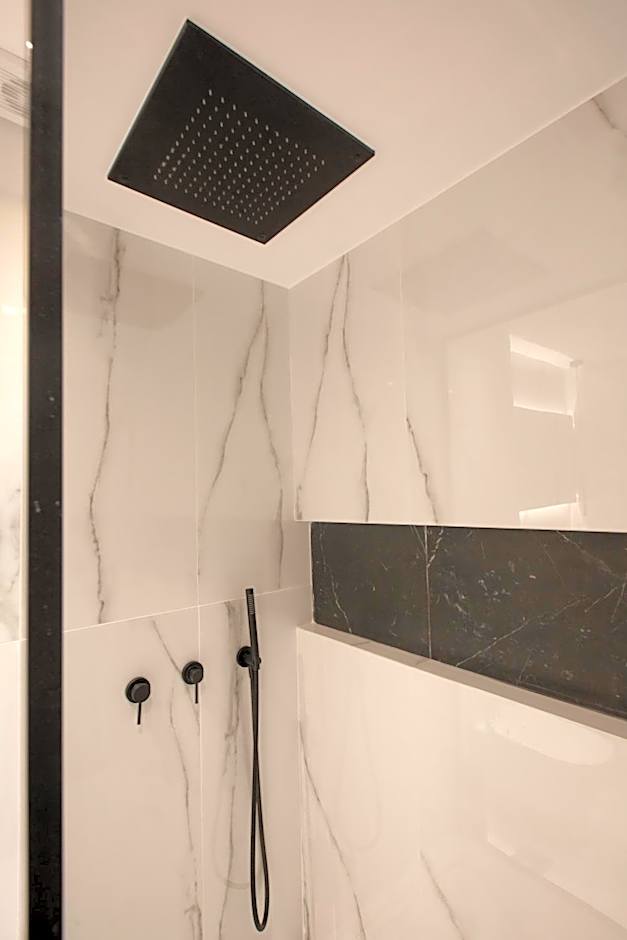 Supreme Luxury Suites by Athens Stay