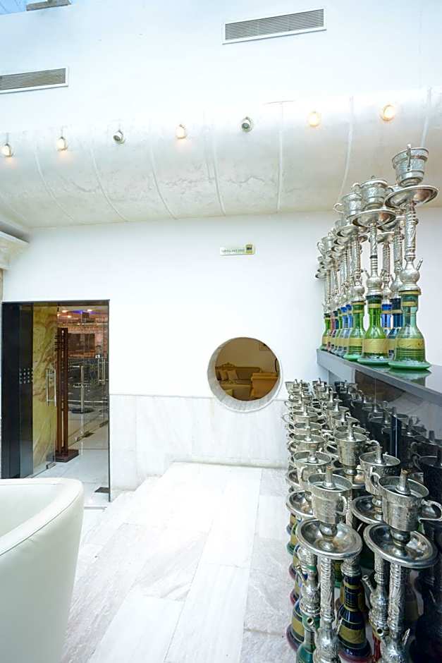 The Penthouse Suites Hotel