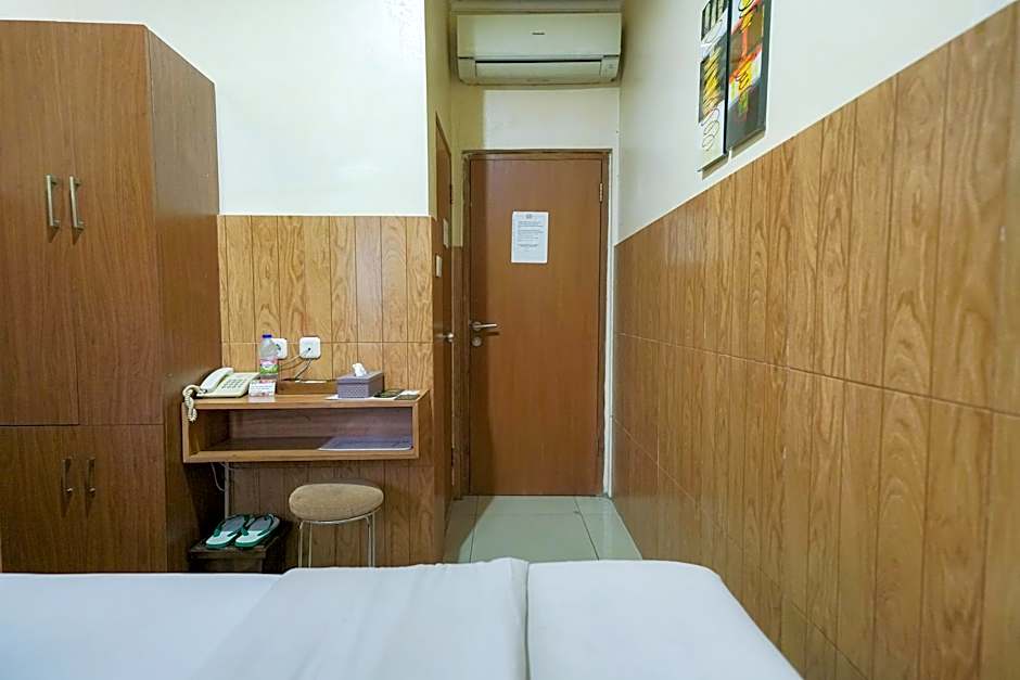 Urbanview Hotel 58 Bintaro by RedDoorz