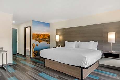 King Suite with King Bed and Queen Bed - Non Smoking