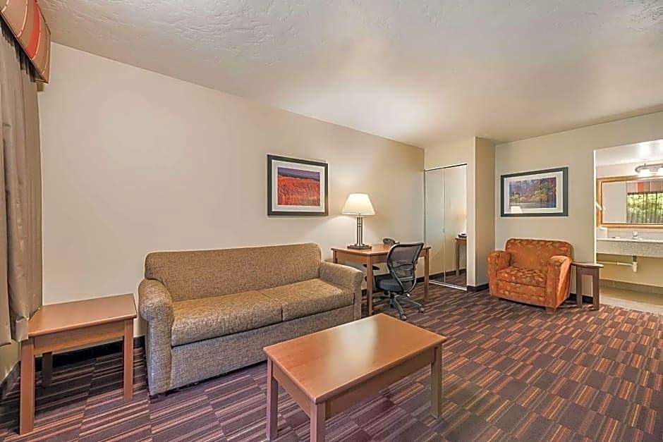 Best Western Town And Country Inn