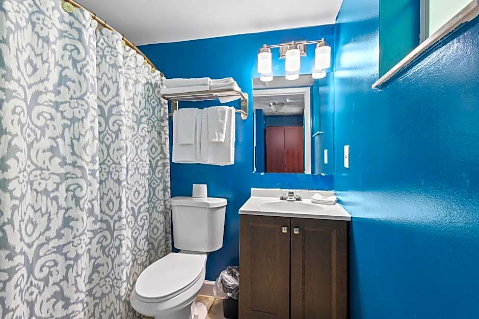 Oceanfront Inn, Private Balcony, 2 Full Beds #16