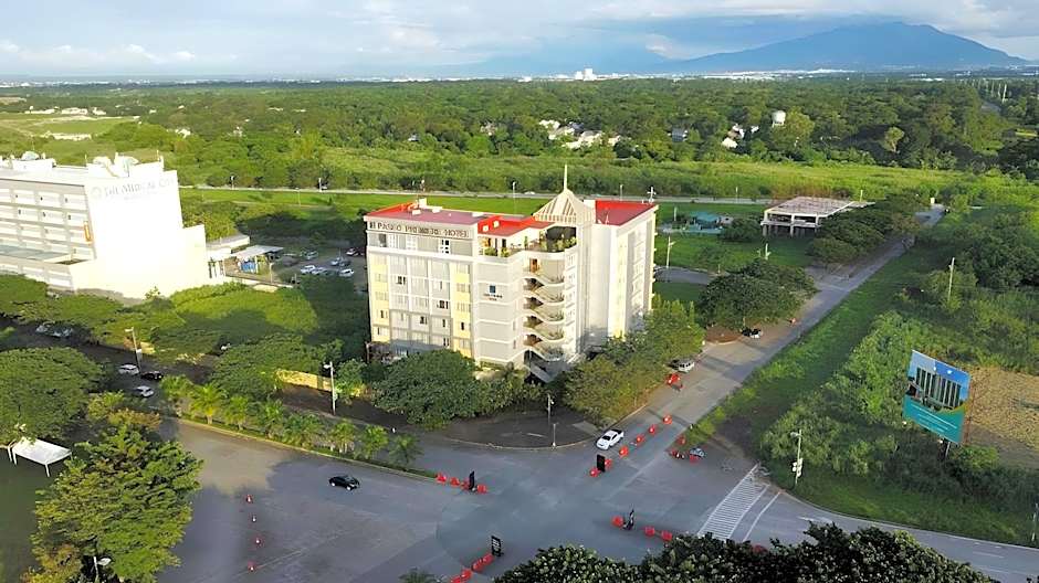 Paseo Premiere Hotel