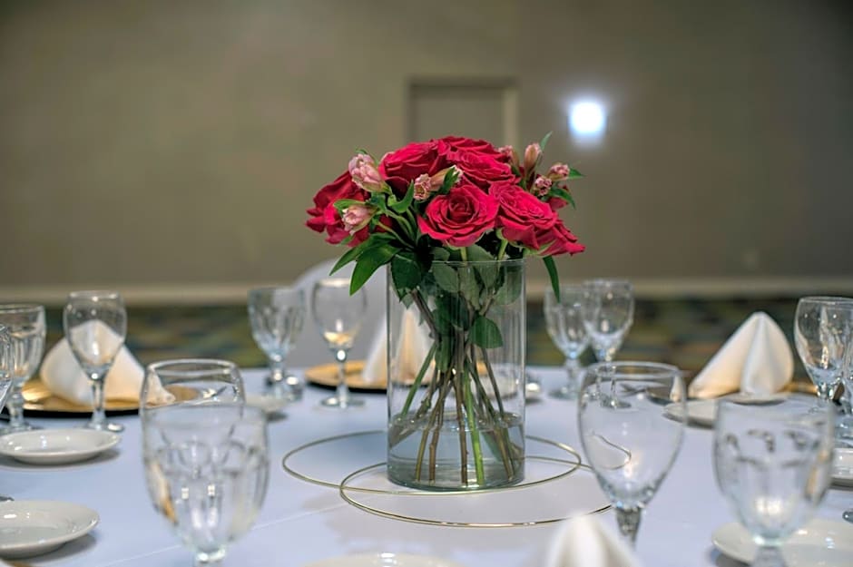 Holiday Inn Express Janesville-I-90 & US Highway 14 By IHG