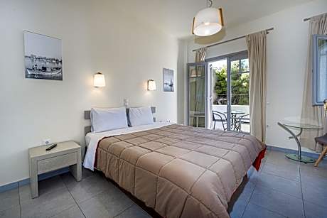 Superior Double Room (2 Adults)