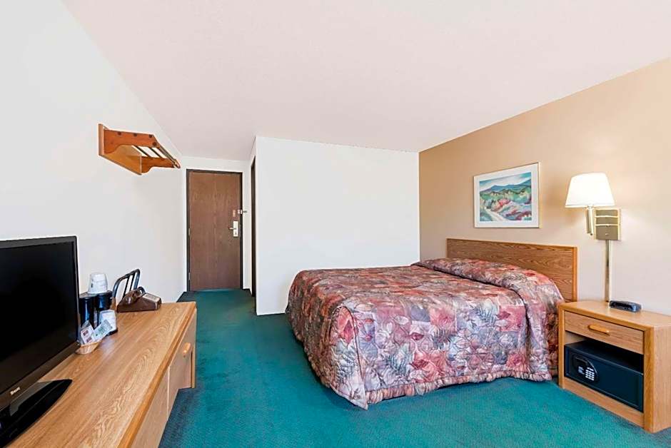 Super 8 by Wyndham Belle Fourche SD