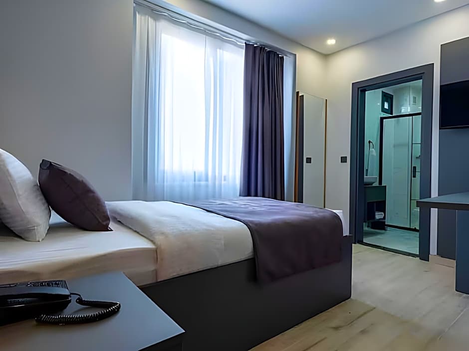 Fly Point Airport Hotel