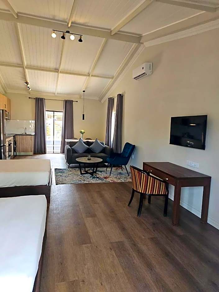 Shumba Valley Lodge Lanseria Airport