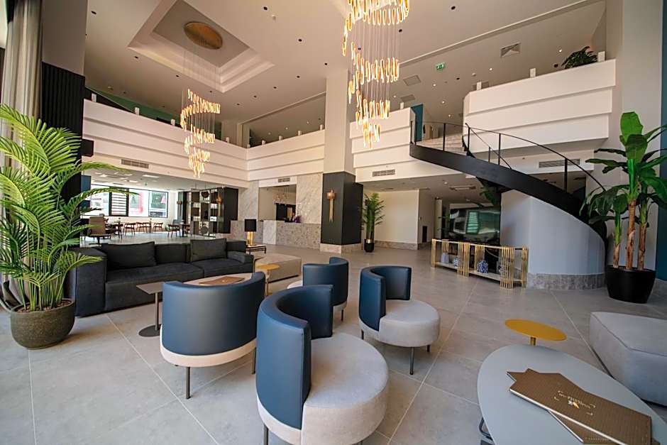 V Center Hotel