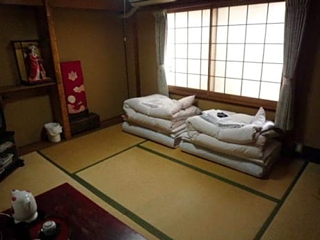 Japanese-Style Twin Room with Shared Bathroom
