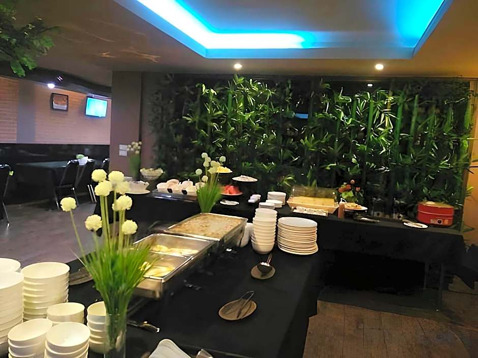 Bangkok Travel Suites Hotel