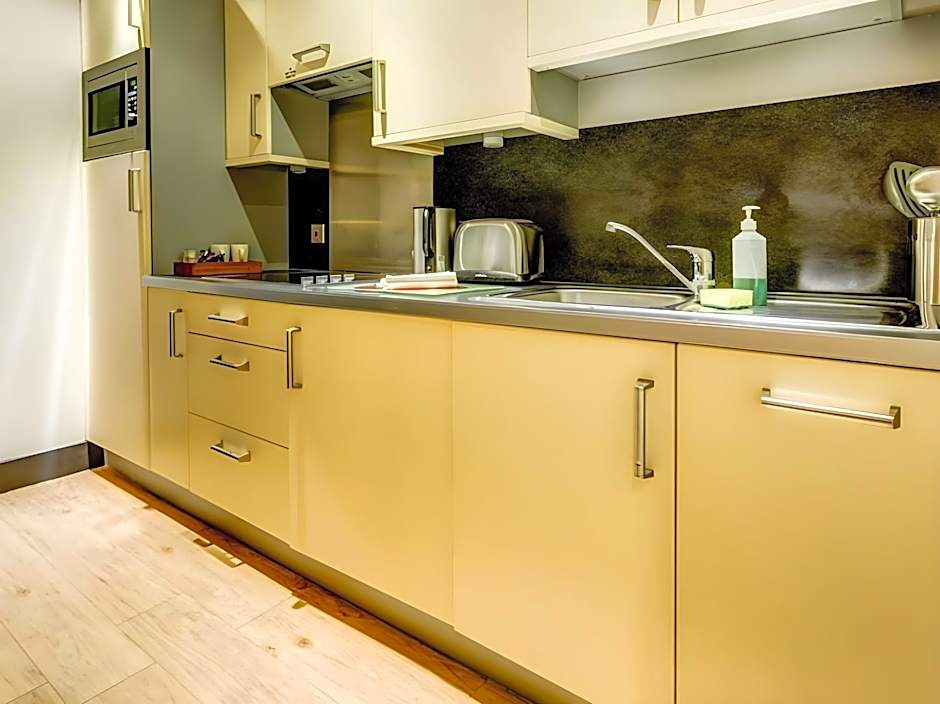 Aparthotel Roomzzz Leeds City West