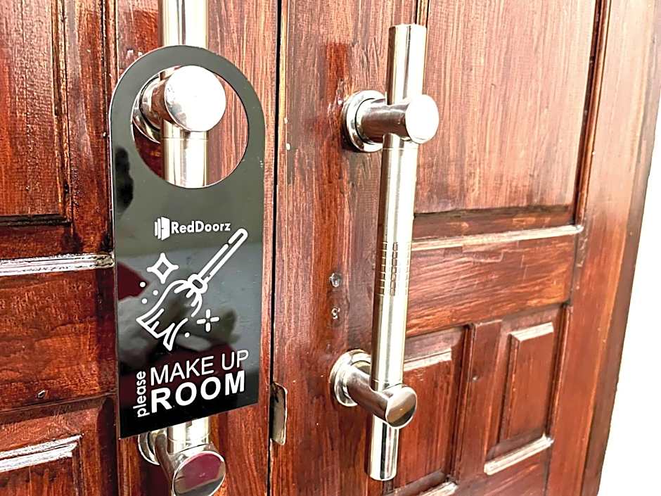 RedDoorz at Hotel Huni Raya Bromo