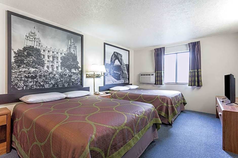 Super 8 by Wyndham Logan