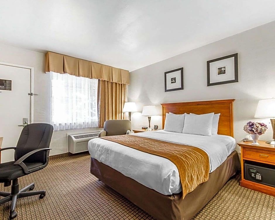 The Inn at 1252 Monterey
