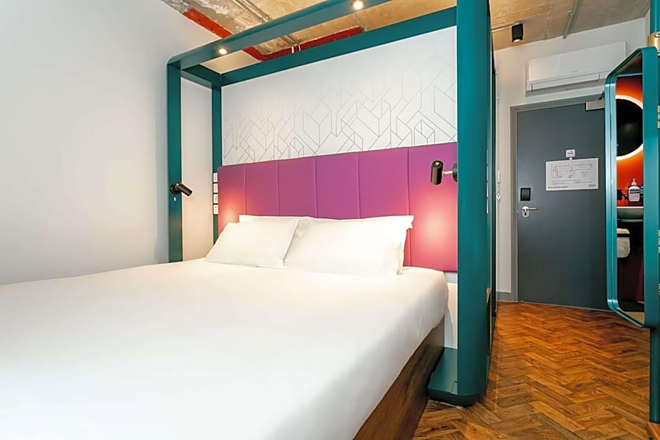 YOTEL Manchester Deansgate