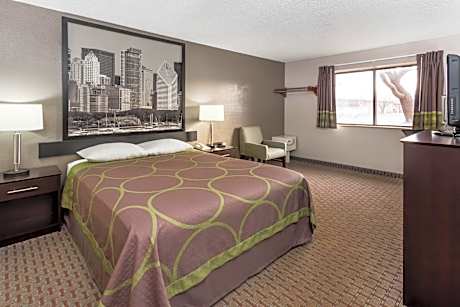 Queen Room - Disability Access/Non-Smoking