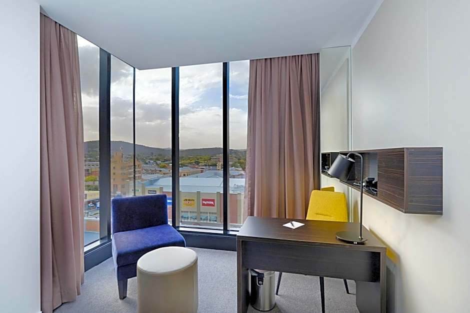 Mantra Albury