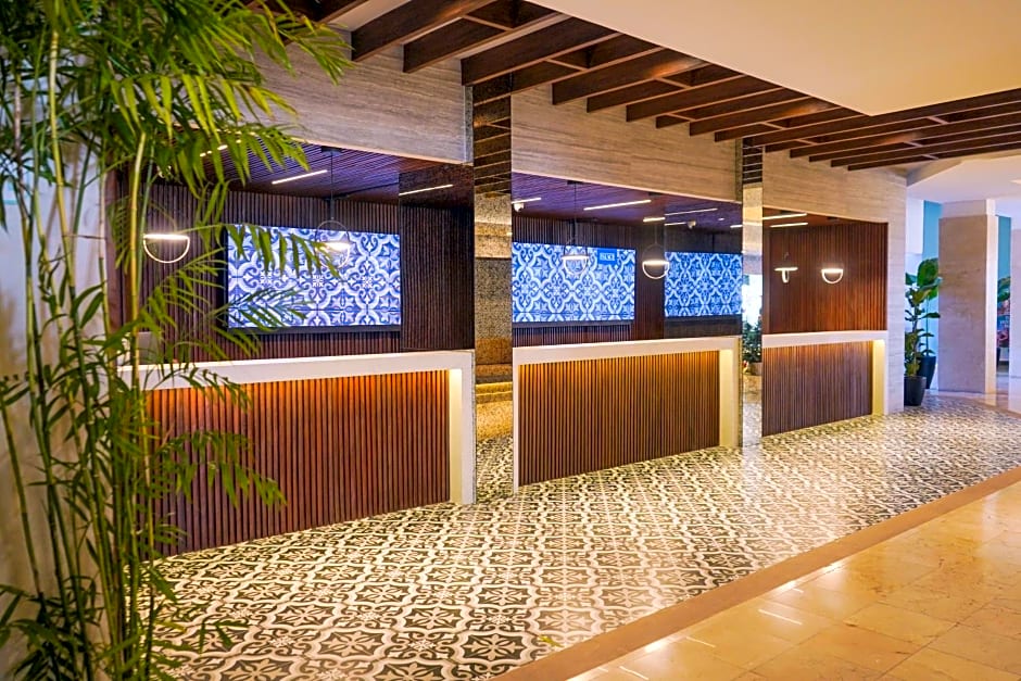 Pacific Palace Beach Tower Hotel