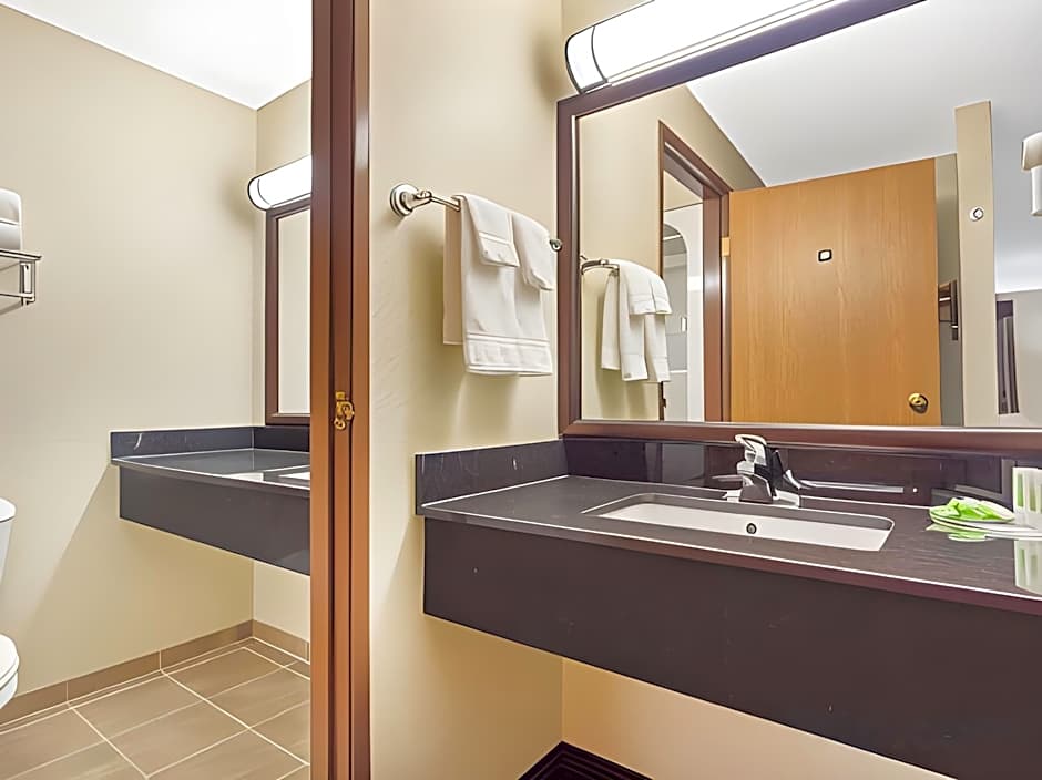 AmericInn by Wyndham Rhinelander