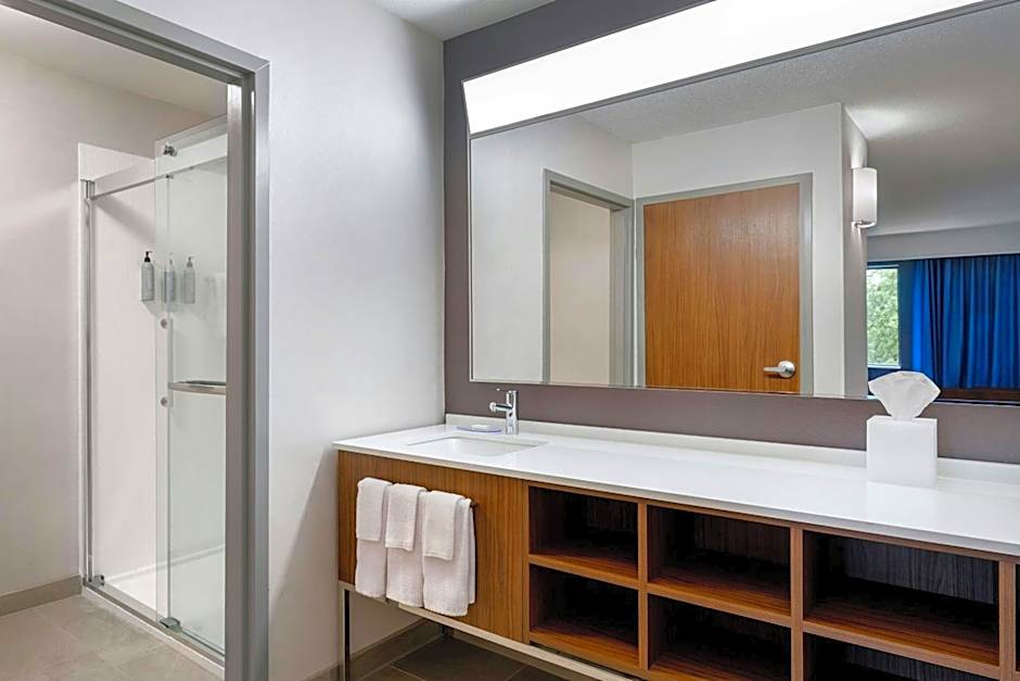 Courtyard by Marriott Wichita East