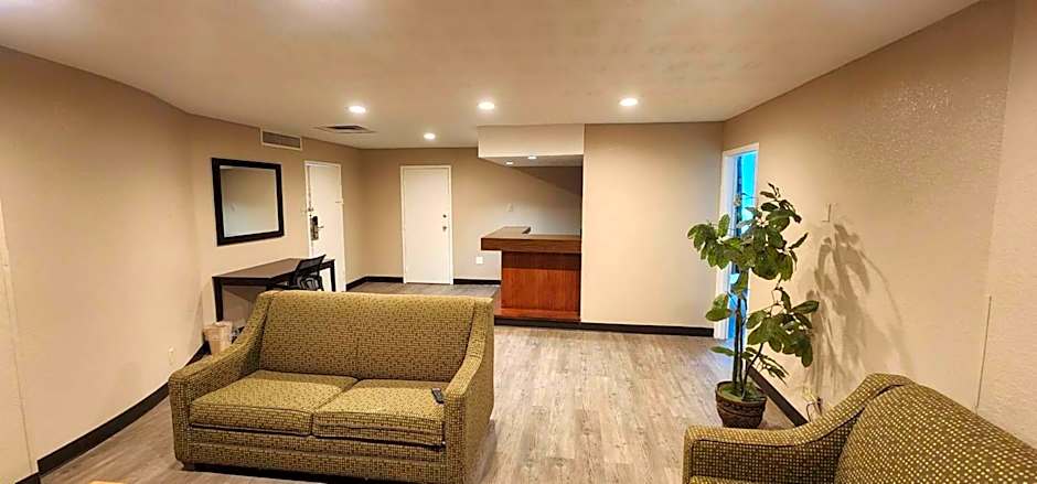Days Inn by Wyndham Fort Wright Cincinnati Area