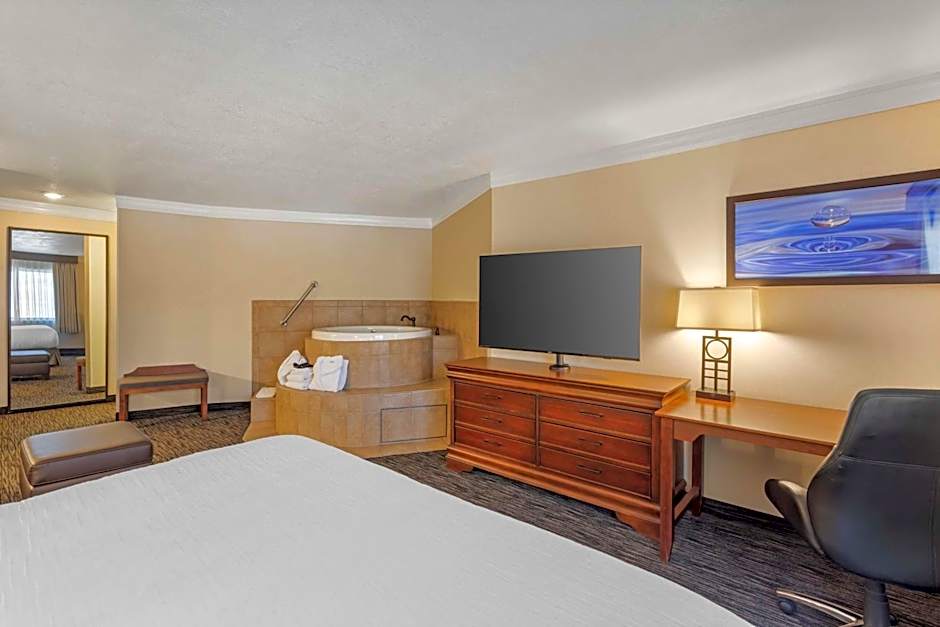 Best Western Plus Landmark Inn