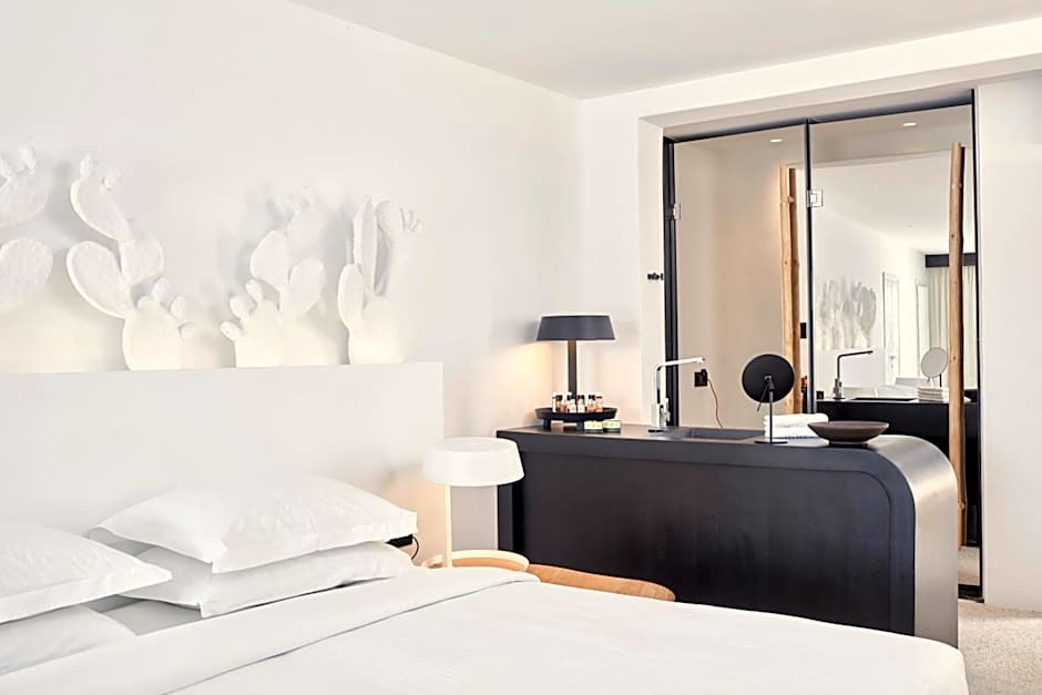 Royal Myconian - Leading Hotels of the World