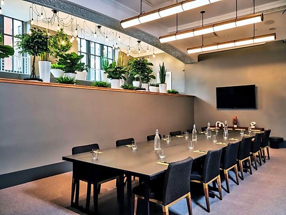 Joinery Hotel Pittsburgh, Curio Collection by Hilton