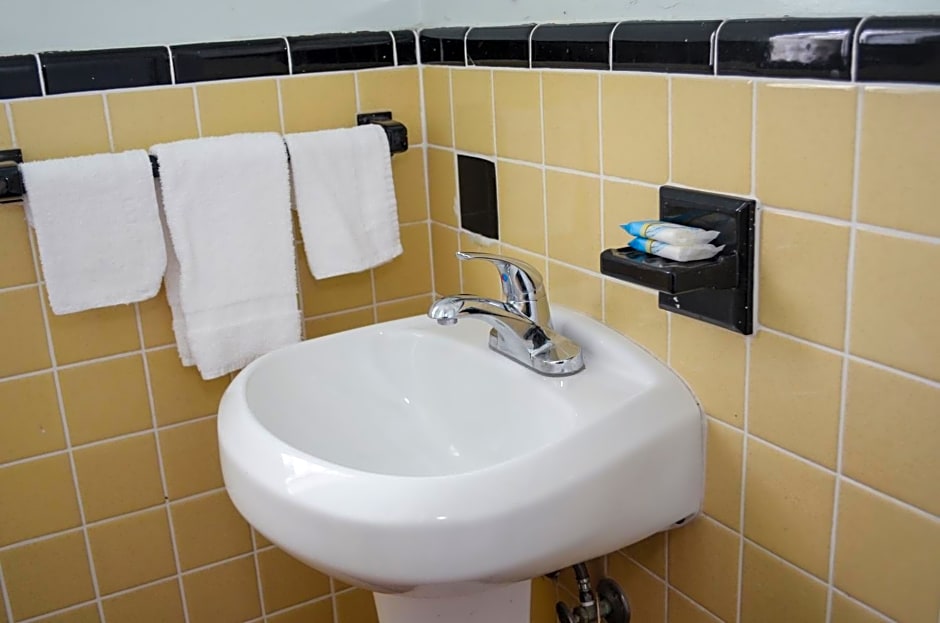 Economy Inn