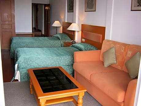 Deluxe Double or Twin Room with Sea View