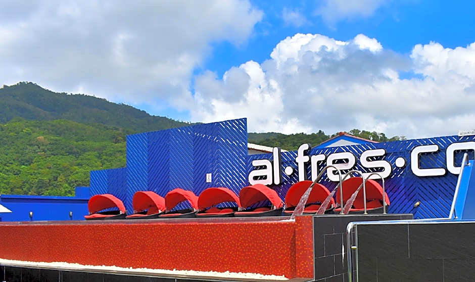 Alfresco Phuket Hotel