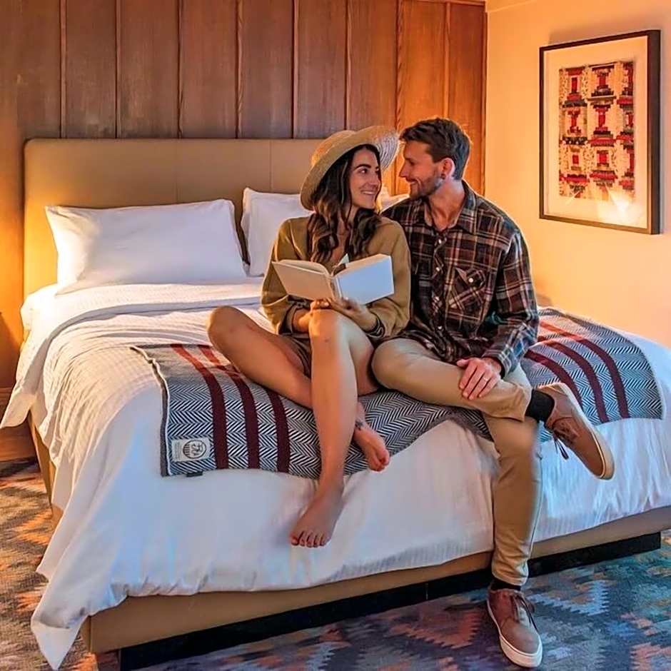 Historic Rocky Waters Inn, A Small Luxury Hotel