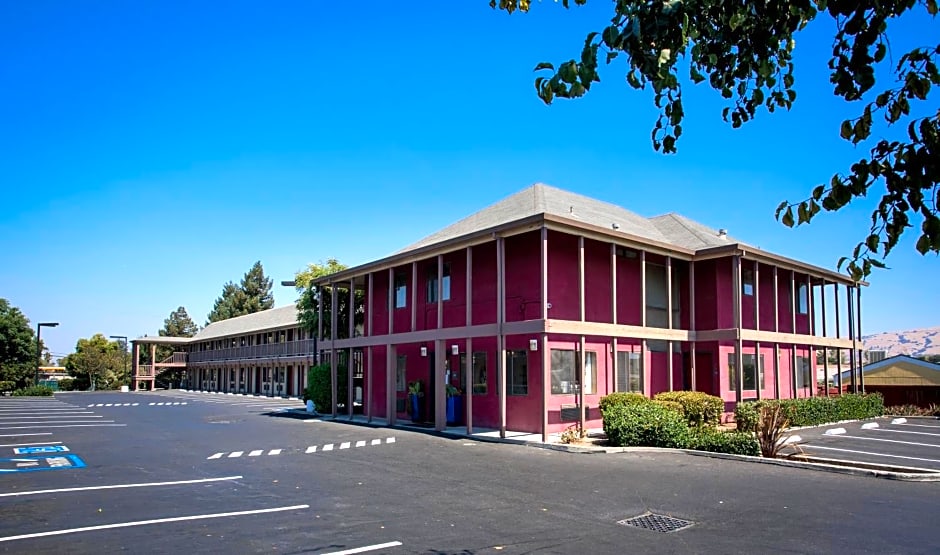 Alura Inn