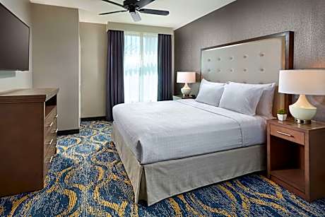 One-Bedroom King Suite