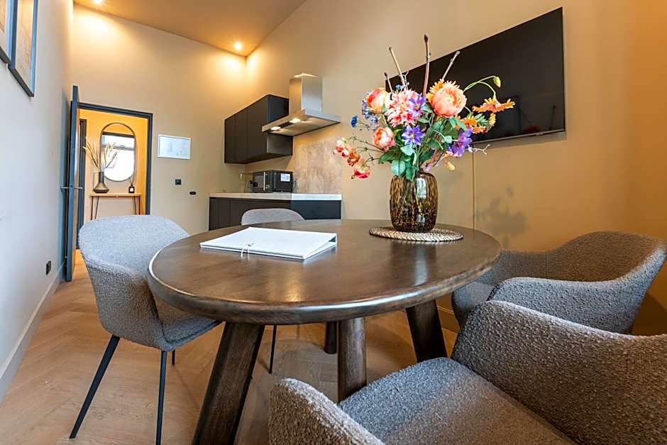 Breda Apartment w Kitchen & Private Bathroom 2p