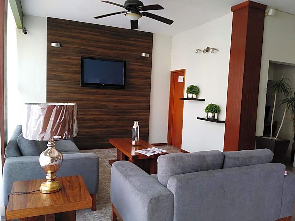 Hotel del Camino Real