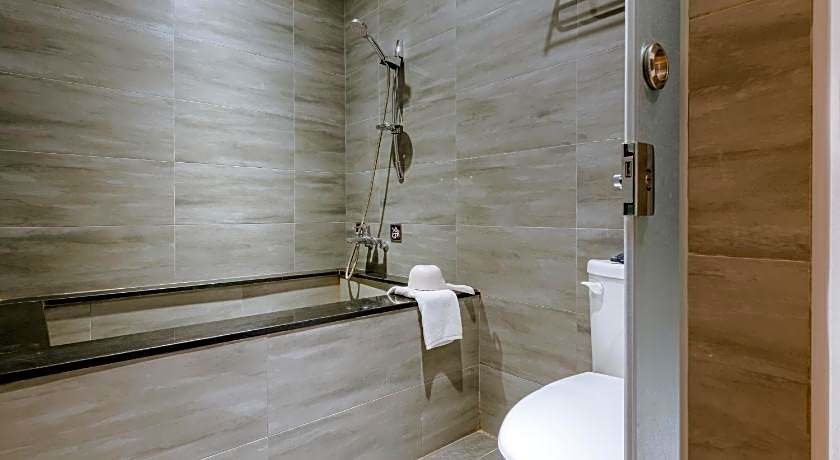 prince hot spring hotel