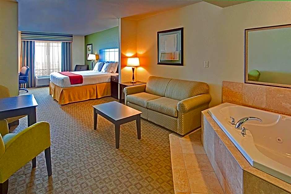 GreenTree Inn and Suites