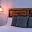 GOMEZ ROOMS