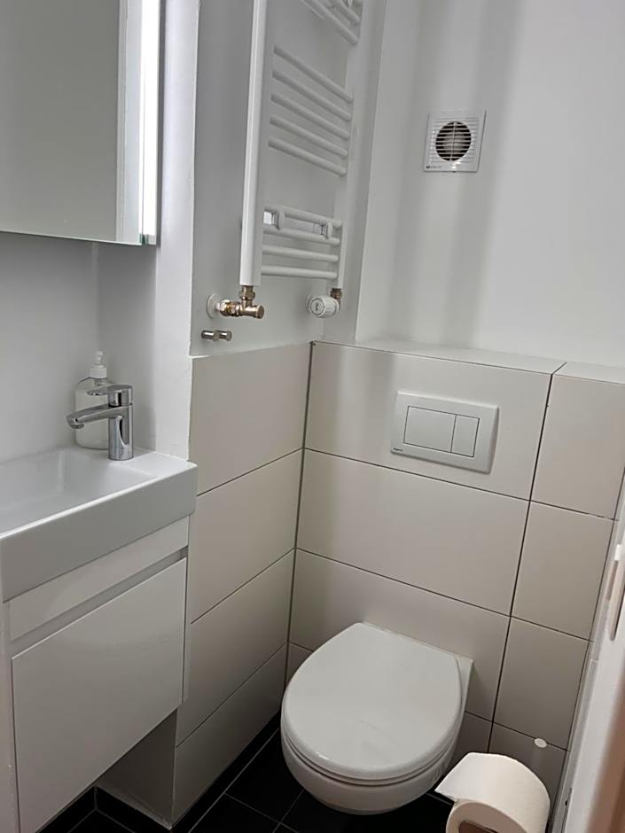 Rössli Self Check in 24-7 Free Parking