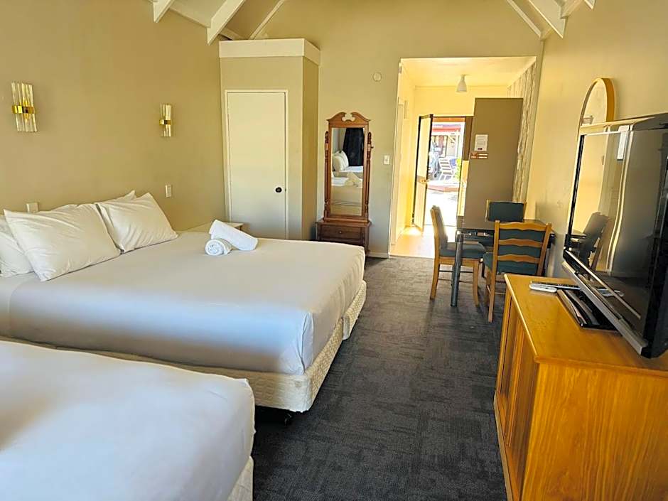 Apex On Fenton Motel