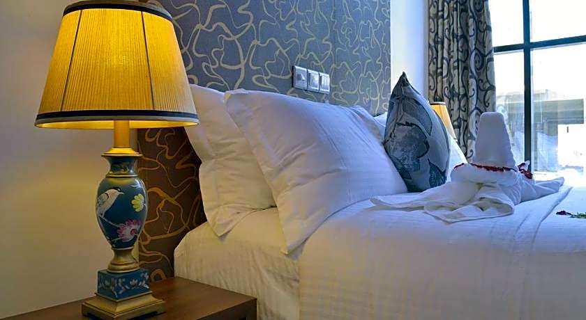 Turquoise Residence by UI