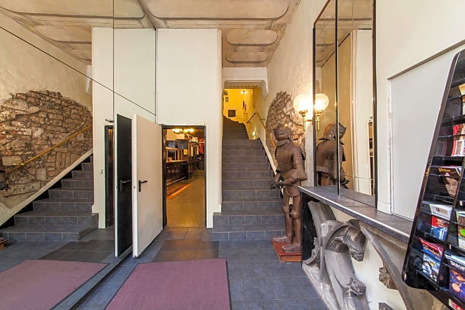 Hotel Ahl Meerkatzen Koln