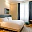 Sapphire House Antwerp, Autograph Collection